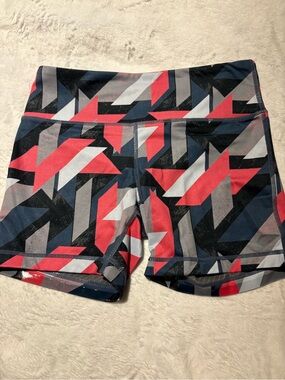 Geo-Print High-Rise Bike Shorts in Coral, Navy & Gray - size 6/Small